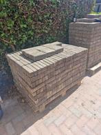 Waaltjes, bestrating, gratis. 200x50x70, Tuin en Terras, Tegels en Klinkers, Ophalen, Zo goed als nieuw, Beton, Klinkers