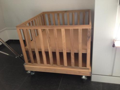 Luxe design kinderbox/babybox van Pilat & Pilat walnoot, Kinderen en Baby's, Boxen, Zo goed als nieuw, Ophalen