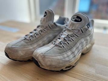Nike Air 95 wit (maat 41) beschikbaar voor biedingen