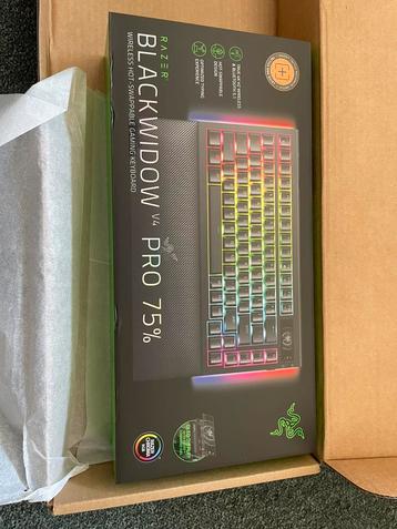 Razer blackwiddow v4 pro lcd 75% beschikbaar voor biedingen