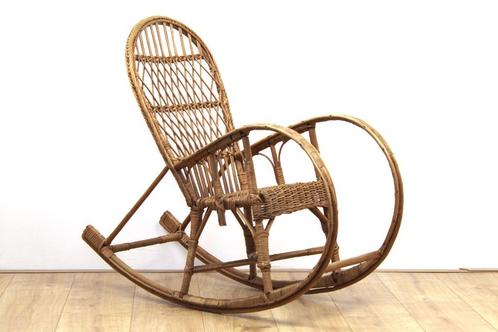 Vintage rotan design schommelstoel kind – Albini stijl, Kinderen en Baby's, Kinderkamer | Tafels en Stoelen, Gebruikt, Stoel(en)