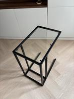 Ikea Vittsjö serie: Zwart metalen bijzettafel met glas, Ophalen, Gebruikt, 55 tot 75 cm, Glas