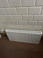 Radiator - Wit - Plieger, Doe-het-zelf en Verbouw, Verwarming en Radiatoren, Ophalen, 30 tot 80 cm, Radiator, Zo goed als nieuw