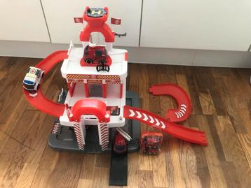 Brandweer auto garage beschikbaar voor biedingen