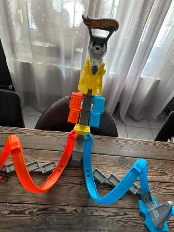 Race baan HotWheels “launch set” beschikbaar voor biedingen