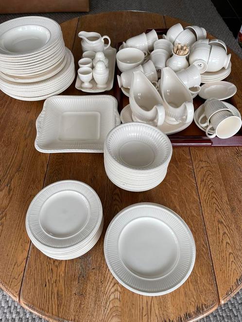 Wedgewood edme plain serviesgoed, Huis en Inrichting, Keuken | Servies, Zo goed als nieuw, Bord(en), Wedgwood, Porselein, Verzenden