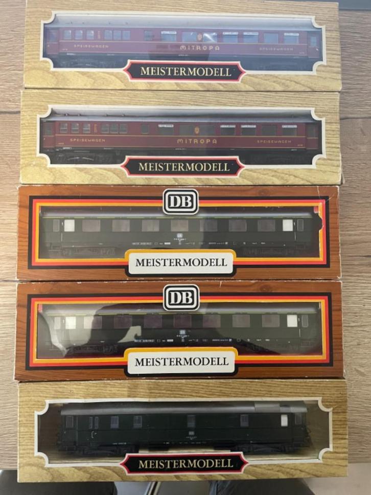 RESTANT van 5 Liliput wagons - maar juiste OVP weet ik niet, Hobby en Vrije tijd, Modeltreinen | H0, Gebruikt, Wagon, Gelijkstroom