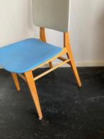 Jaren 50 houten slaapkamer stoel lichtblauwe zitting, Ophalen