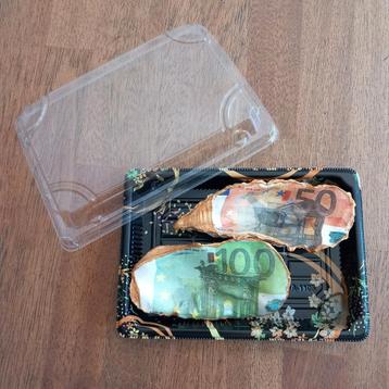 Moneybox geld in doosje oesterkunst handgemaakt  beschikbaar voor biedingen