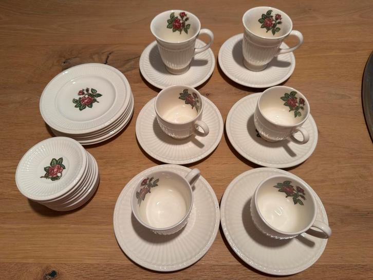 Sfeervol Wedgwood moss rose koffie servies, Antiek en Kunst, Antiek | Servies compleet, Ophalen of Verzenden