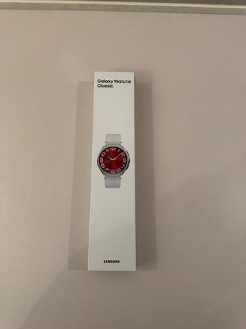Samsung Galaxy Watch 6 Classic 4G Zilver 43mm beschikbaar voor biedingen