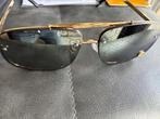 Super mooie en nieuwe zonnebril met het logo in het glas, Ophalen of Verzenden, Nieuw, Zonnebril, Overige merken