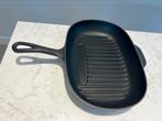 Le Creuset grillpan 32 cm mat zwart als nieuw, Gietijzer, Ophalen of Verzenden, Zo goed als nieuw, Keramische plaat