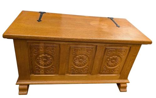 Antieke massief houten kist dekenkist speelgoedkist woonkist, Huis en Inrichting, Woonaccessoires | Kisten, Gebruikt, 50 tot 75 cm