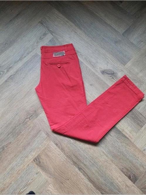 Zgan rode dames pantalon maat 38, Kleding | Dames, Broeken en Pantalons, Zo goed als nieuw, Maat 38/40 (M), Rood, Lang, Ophalen