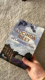 Lucinda Riley - De lavendeltuin, Ophalen of Verzenden, Zo goed als nieuw, Lucinda Riley
