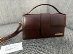 Le grand bambino bag Jacquemus!, Sieraden, Tassen en Uiterlijk, Tassen | Damestassen, Ophalen of Verzenden, Nieuw, Bruin