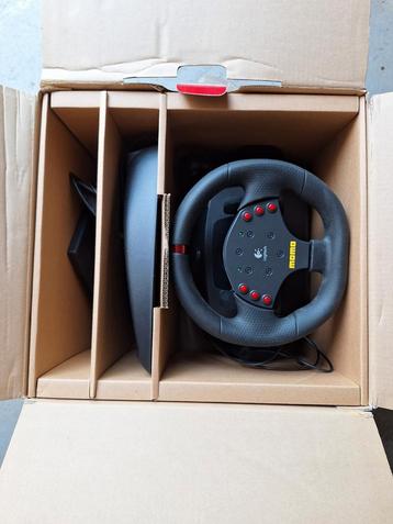 Racestuur,joystick en veel spellen beschikbaar voor biedingen