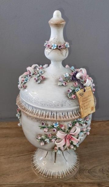 Grote Capodimonte porseleinen vaas + deksel Visconti Mollica beschikbaar voor biedingen