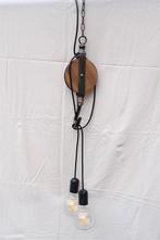 Industriële hanglamp met katrol, Ophalen of Verzenden, Zo goed als nieuw, Hout, Minder dan 50 cm