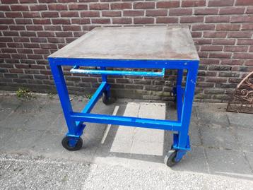Zware verrijdbare metalen lastafel werktafel werkbank beschikbaar voor biedingen