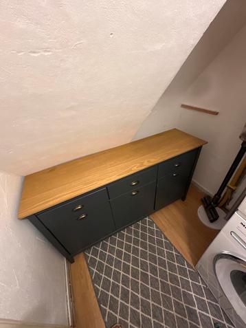 Wooden dresser / Houten ladekast