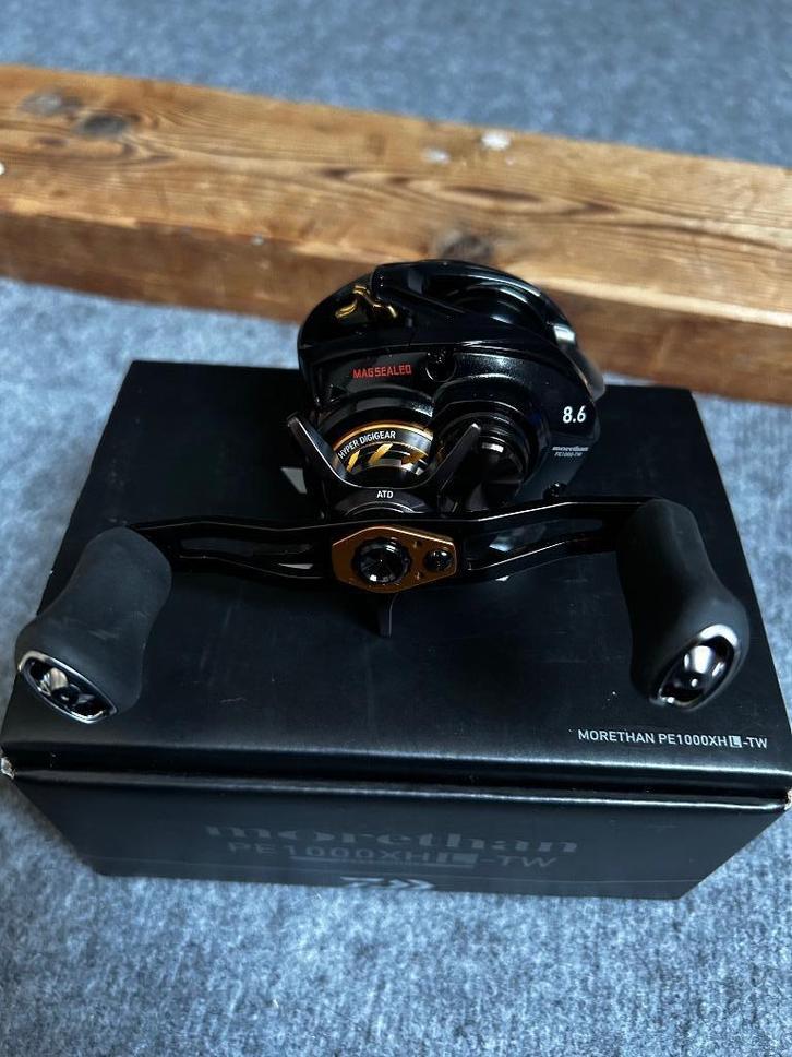 Molen Daiwa Morethan Pe 1000XHL-TW, Watersport en Boten, Hengelsport | Algemeen, Molen, Ophalen
