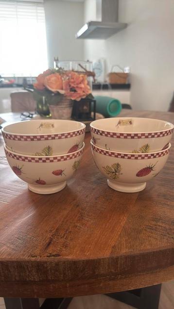 4 kopjes / bakjes van Jet by Ter Steege beschikbaar voor biedingen