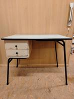 Uniek en stoer vintage bureau/werktafel  jaren 50/60, Verzamelen, Retro, Ophalen, Huis en Inrichting
