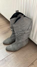 Grijze suède lederen cowboy/line dance dames laarzen mt 41, Kleding | Dames, Schoenen, Ophalen of Verzenden, Zo goed als nieuw