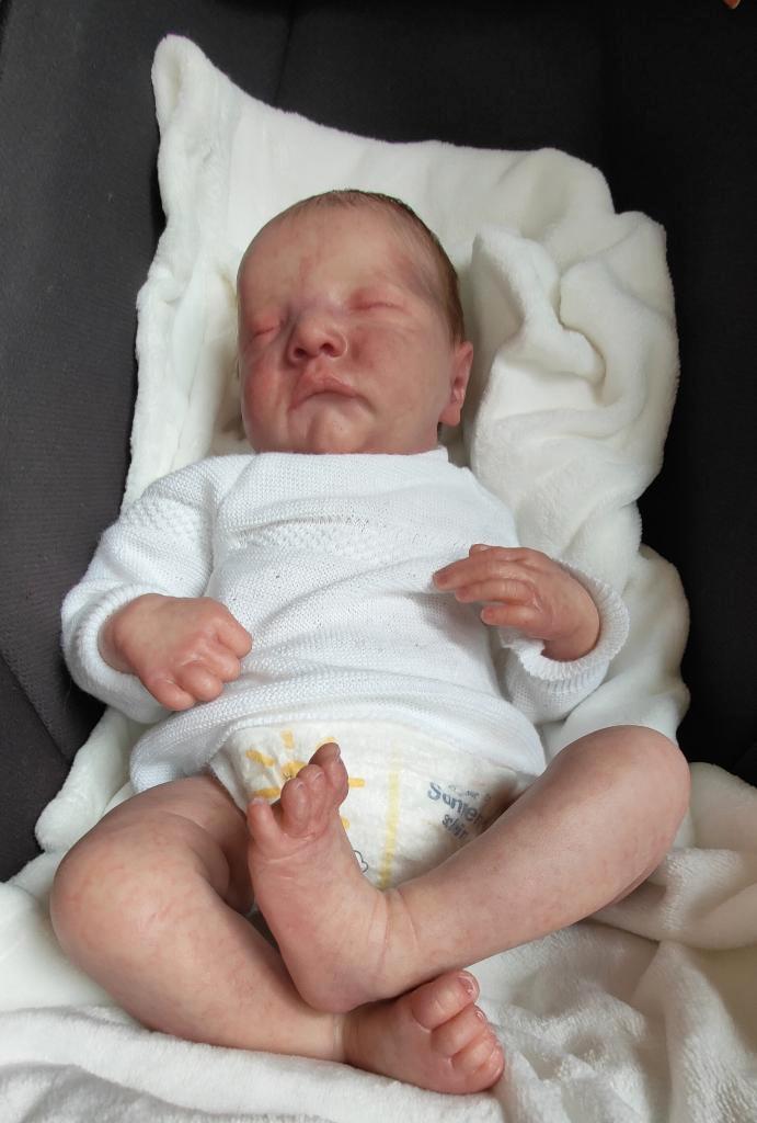 Reborn Baby Levi by Bonnie Brown, Verzamelen, Poppen, Nieuw, Babypop, Levensecht of Reborn, Ophalen of Verzenden