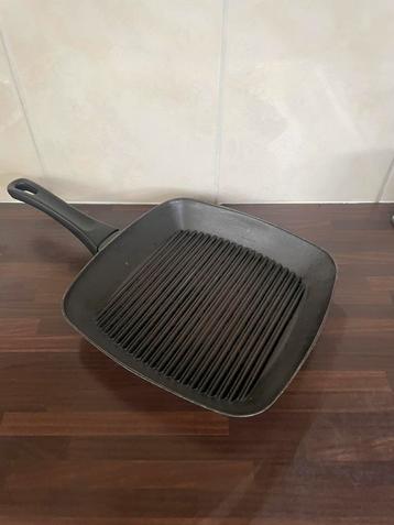 Kwaliteit gietijzeren grillpan beschikbaar voor biedingen