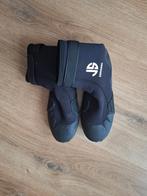 Surfschoenen 5mm maat 42, Ophalen, JS Watersports, Zeil- of Surfschoenen, Zo goed als nieuw