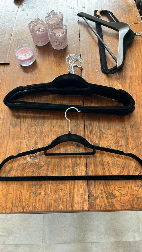 10 Zwarte Fluwelen Kledinghangers - Anti-slip, Kleding | Dames, Kledinghangers, Zo goed als nieuw, Ophalen