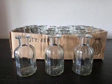 Vaasjes - decoratie, bruiloft, feest beschikbaar voor biedingen