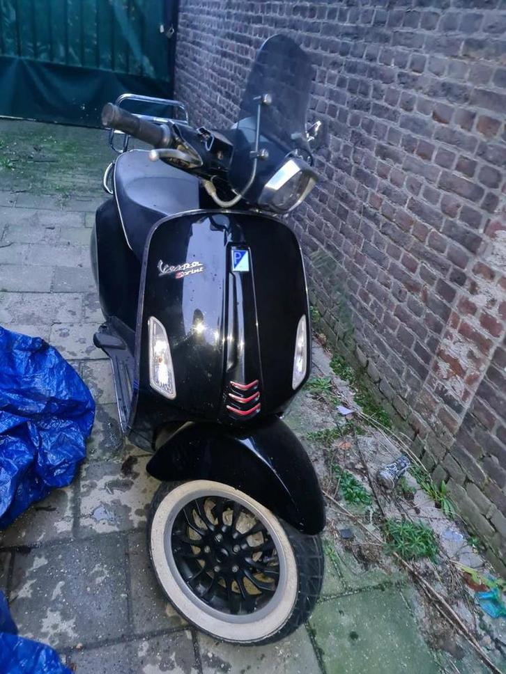 Vespa Sprint 2015 50cc zwart - Opknapper 4-Takt/4 Kleps, Fietsen en Brommers, Scooters | Vespa, Gebruikt, Overige modellen, Maximaal 45 km/u