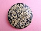 jwg Vintage 60s 70s bloemen bloem broche donkerblauw creme, Verzenden, Overige materialen, Broche