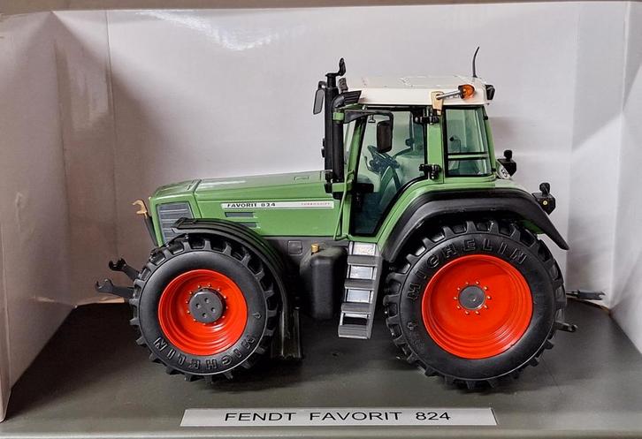 Fendt Favorit 824, Hobby en Vrije tijd, Modelauto's | 1:32, Nieuw, Tractor of Landbouw, Overige merken, Ophalen of Verzenden