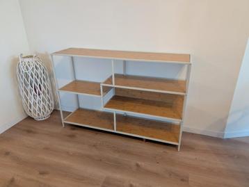 Dressoir 'Scandinavisch' ZGAN beschikbaar voor biedingen