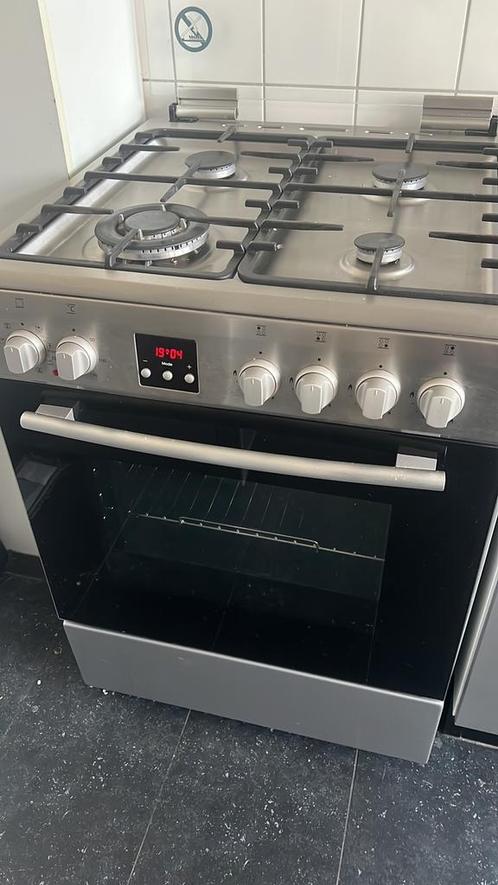 In Nieuwstaat Etna gasfornuis. Met een klein Defect!, Witgoed en Apparatuur, Fornuizen, Zo goed als nieuw, Vrijstaand, Gas, 4 kookzones