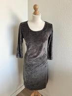 King Louie maat L zilver grijze velvet fluweel jurk 2544, Kleding | Dames, Maat 42/44 (L), Ophalen of Verzenden, Zo goed als nieuw