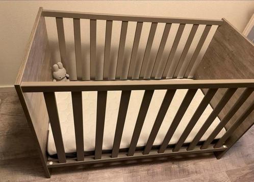 Ledikant MIRKO prenatal met matras, Kinderen en Baby's, Kinderkamer | Complete kinderkamers, Gebruikt, Jongetje of Meisje, Ophalen
