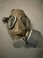 Gasmasker met filter oorlog., Ophalen of Verzenden, Landmacht, Nederland
