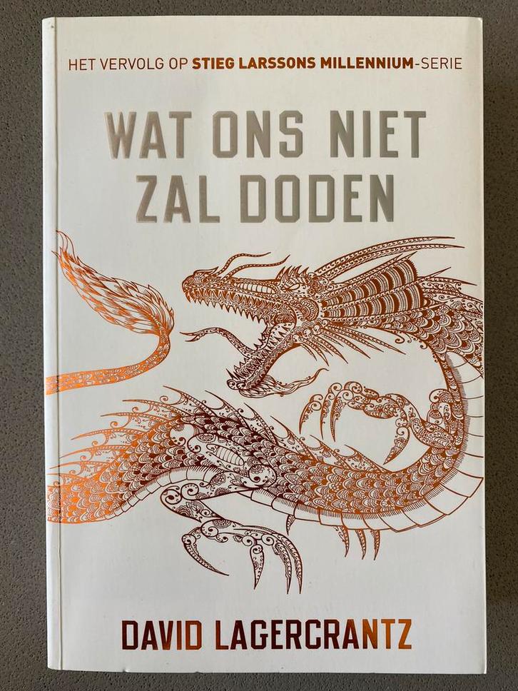 David Lagercrantz - Wat ons niet zal doden, Boeken, Thrillers, Zo goed als nieuw, Nederland, Ophalen of Verzenden