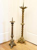 Twee antieke bronzen kerk- altaarkandelaars - set van 2, Ophalen, Koper of Brons