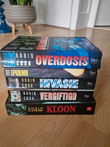 Robin Cook Thrillers - 5 Boeken beschikbaar voor biedingen