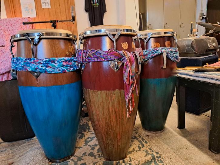 3 setter van Toca conga's ( gschilderd), Muziek en Instrumenten, Percussie, Trommel, Ophalen