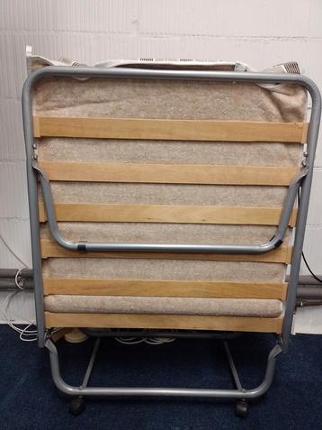 Opklapbed / logeerbed 1 persoon 190 x 80 incl matras  beschikbaar voor biedingen