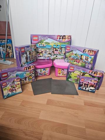 Lego friends 7 sets en 2 bakken met poppetjes etui Sint tip! beschikbaar voor biedingen