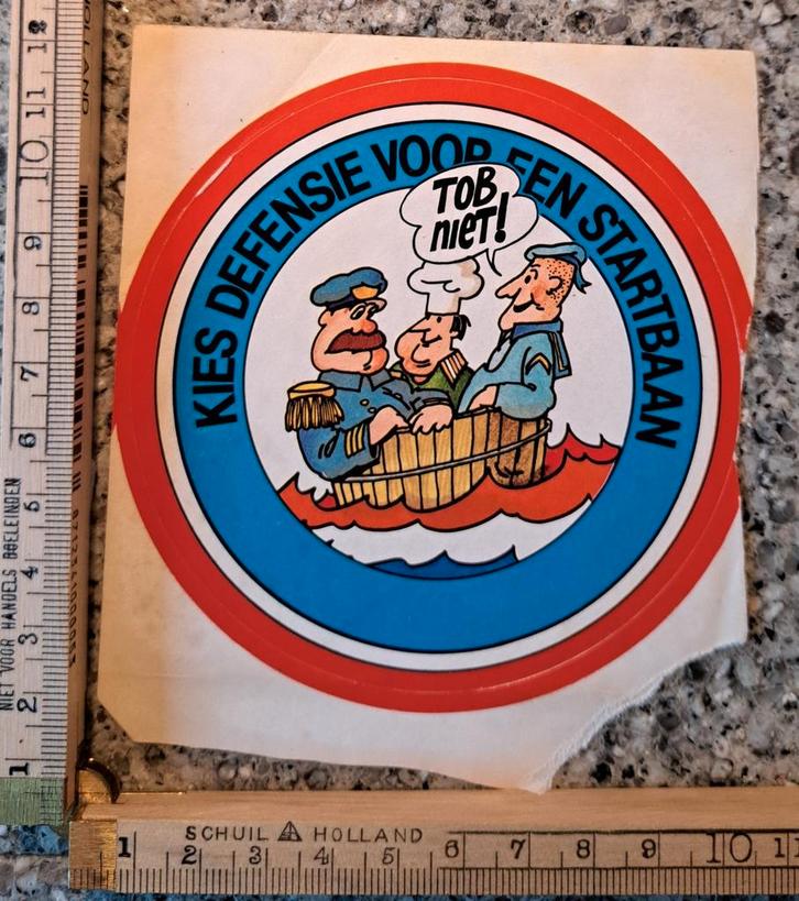 Vintage sticker strip Tob niet. Kies defensie voor een, Verzamelen, Stickers, Zo goed als nieuw, Overige typen, Ophalen of Verzenden